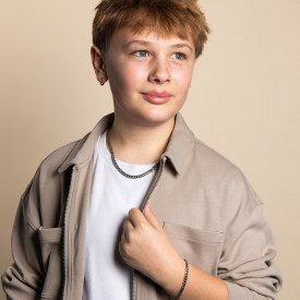  43 Ocelový náhrdelník pro kluka Fred Bennett