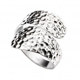 Stříbrný prsten - tepaný 