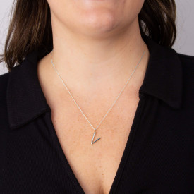 Stříbrný přívěsek Písmeno V