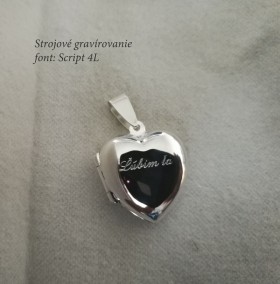 Gravírovaný strieborný medailón